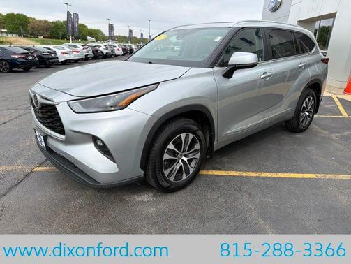 Celestial Silver Metallic 2023 Toyota Highlander XLE