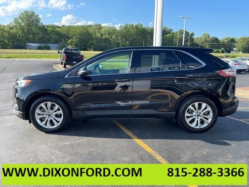 2022 Ford Edge Titanium