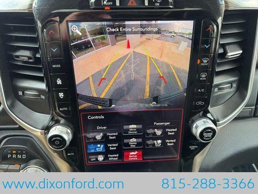 Diamond Black Crystal Pearlcoat 2019 RAM 1500 Laramie