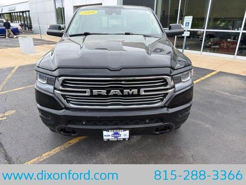 Diamond Black Crystal Pearlcoat 2019 RAM 1500 Laramie