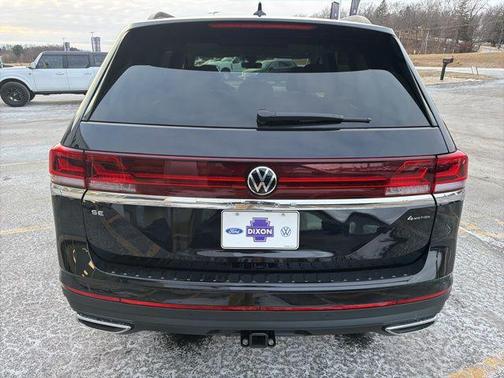 Deep Black Pearl 2026 Volkswagen Atlas 2.0T SE w/Technology 4MOTION