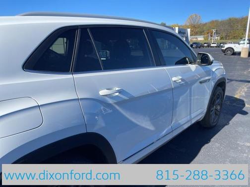 2021 Volkswagen Atlas Cross Sport 3.6L V6 SE w/Technology R-Line