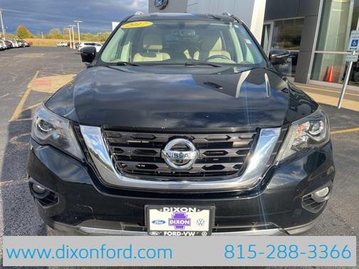 2017 Nissan Pathfinder SL
