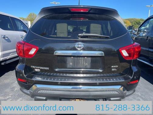 2017 Nissan Pathfinder SL
