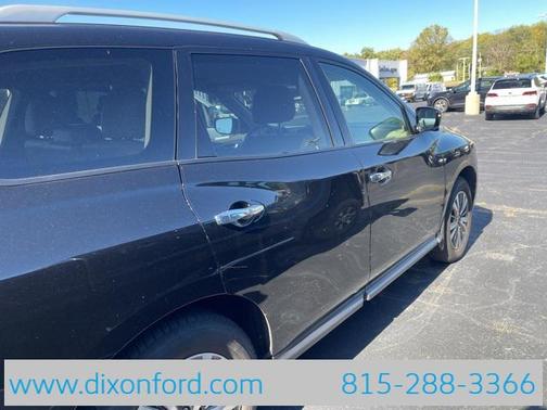 2017 Nissan Pathfinder SL