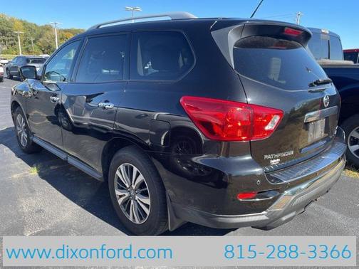 2017 Nissan Pathfinder SL