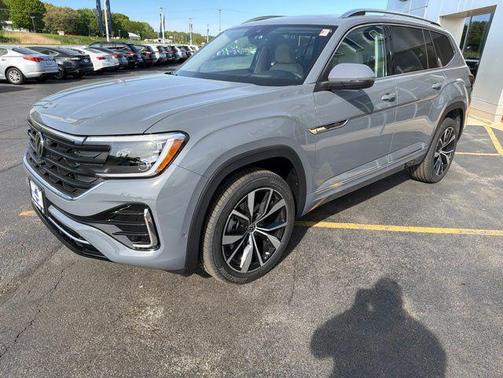 Pure Gray 2026 Volkswagen Atlas 2.0T SEL Premium R-Line 4MOTION