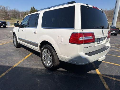 2013 Lincoln Navigator Base