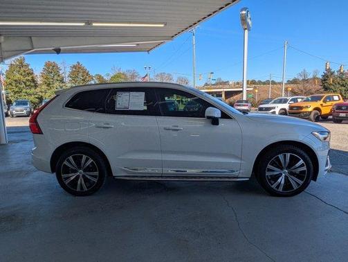 2022 Volvo XC60 B6 Inscription