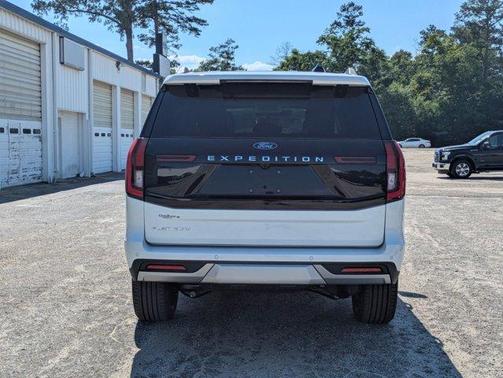 Star White 2026 Ford Expedition Platinum
