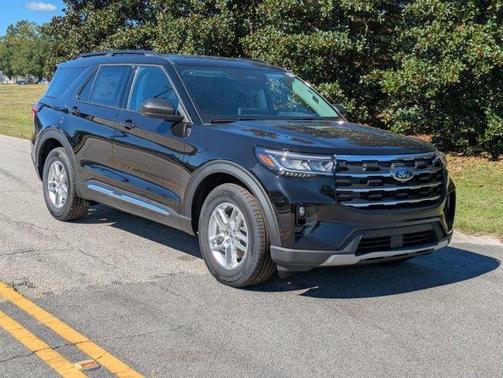 Agate Black Metallic 2025 Ford Explorer Active