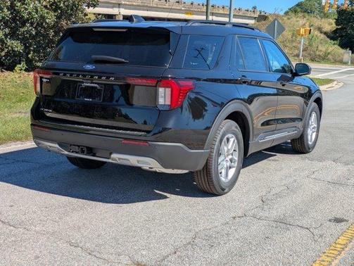 Agate Black Metallic 2025 Ford Explorer Active