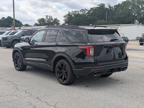 Black Metallic 2022 Ford Explorer ST