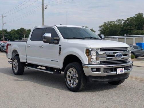 Oxford White 2018 Ford F-250 Lariat