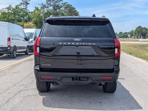 Black Metallic 2025 Ford Expedition Active