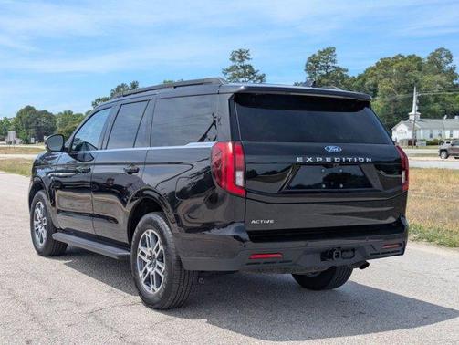 Black Metallic 2025 Ford Expedition Active