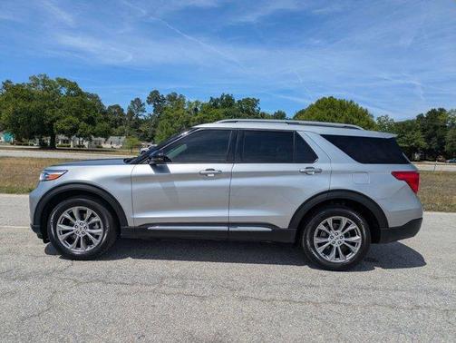 Silver Metallic 2021 Ford Explorer Limited