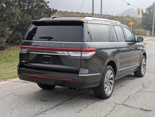 2023 Lincoln Navigator L Reserve