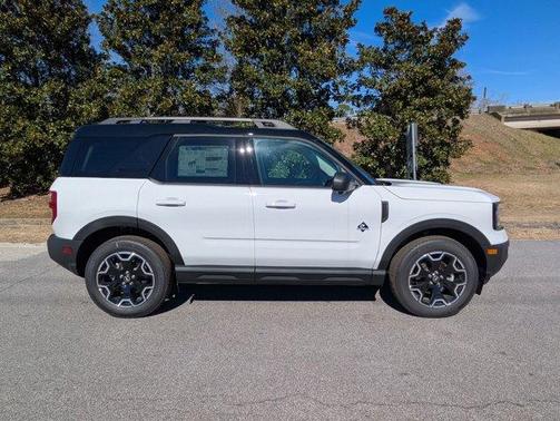 Oxford White 2025 Ford Bronco Sport Outer Banks