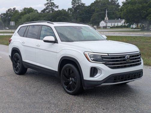 Pure White 2024 Volkswagen Atlas 2.0T SE w/Technology
