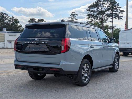Glacier Gray Metallic 2026 Ford Expedition Active