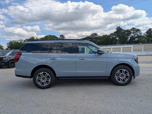 Glacier Gray Metallic 2026 Ford Expedition Active