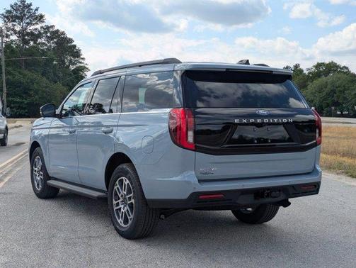 Glacier Gray Metallic 2026 Ford Expedition Active
