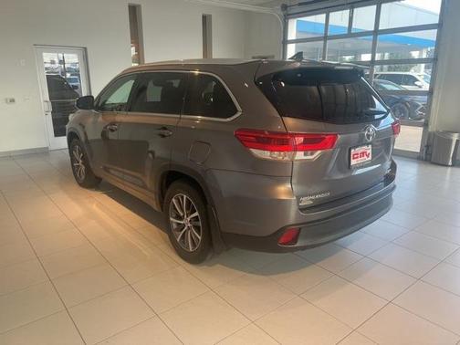 2018 Toyota Highlander SE