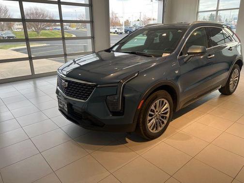 2025 Cadillac XT4 Premium Luxury