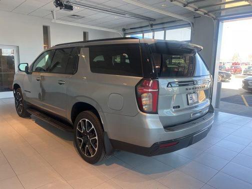 2023 Chevrolet Suburban RST