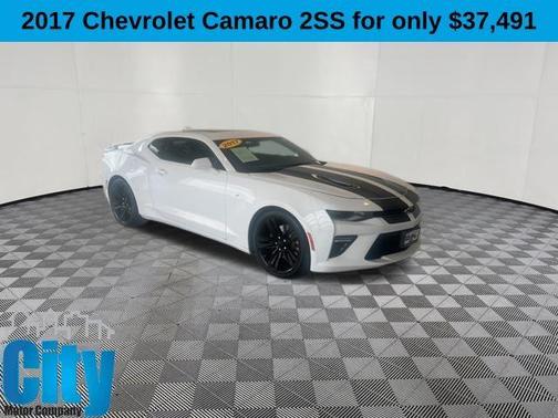 Summit White 2017 Chevrolet Camaro 2SS
