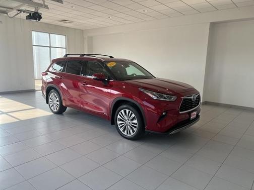 2023 Toyota Highlander Hybrid Platinum