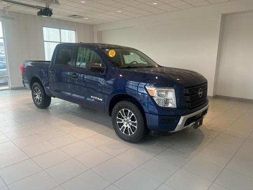 2023 Nissan Titan SV