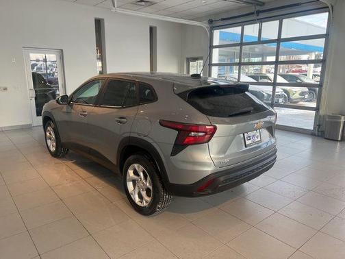 Sterling Gray Metallic 2026 Chevrolet Trax LS