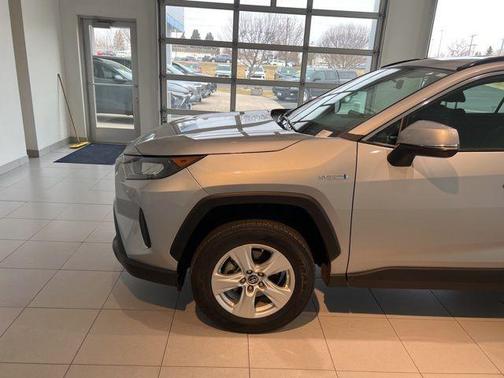 2020 Toyota RAV4 Hybrid LE