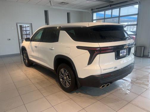 2024 Chevrolet Traverse LS
