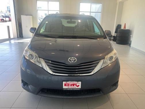2015 Toyota Sienna LE