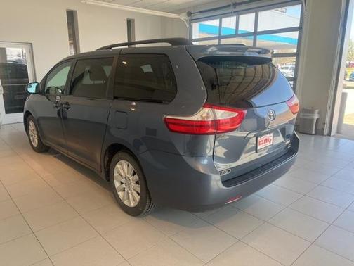 2015 Toyota Sienna LE