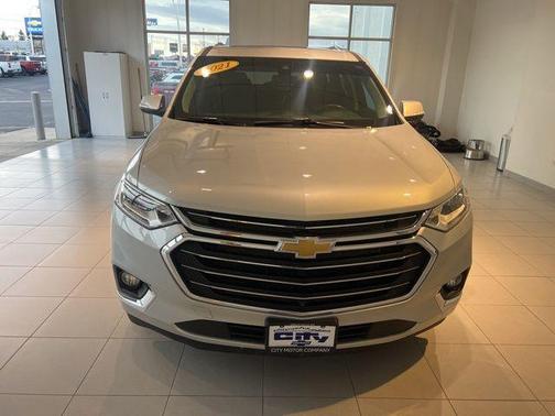 Silver Ice Metallic 2021 Chevrolet Traverse Premier