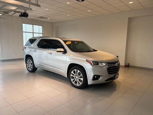 Silver Ice Metallic 2021 Chevrolet Traverse Premier