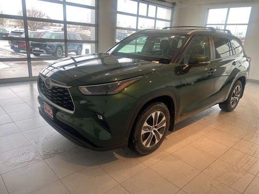 2023 Toyota Highlander Hybrid XLE