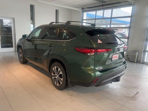 2023 Toyota Highlander Hybrid XLE