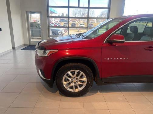 Cajun Red Tintcoat 2021 Chevrolet Traverse LT Leather