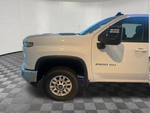 Summit White 2025 Chevrolet Silverado 2500 LT