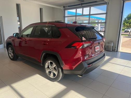 2021 Toyota RAV4 Hybrid XLE Premium