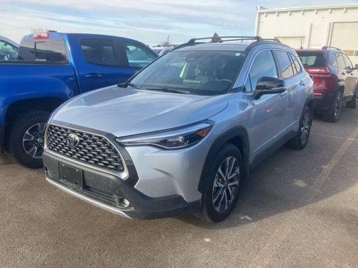 2025 Toyota Corolla Cross XLE
