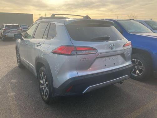 2025 Toyota Corolla Cross XLE