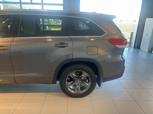 2017 Toyota Highlander Limited