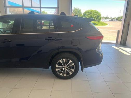 2020 Toyota Highlander Hybrid XLE