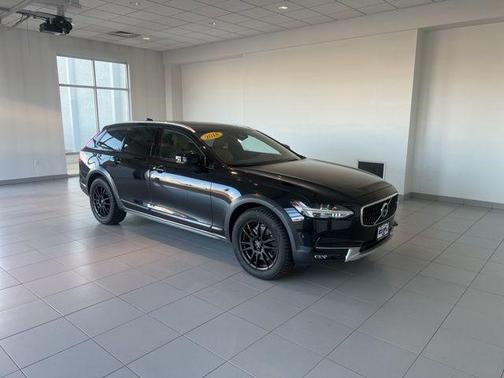 2018 Volvo V90 Cross Country T6